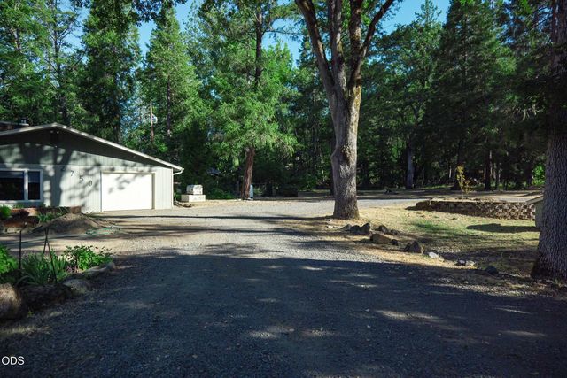 2750 Granite Hill Road, Grants Pass, OR 97526