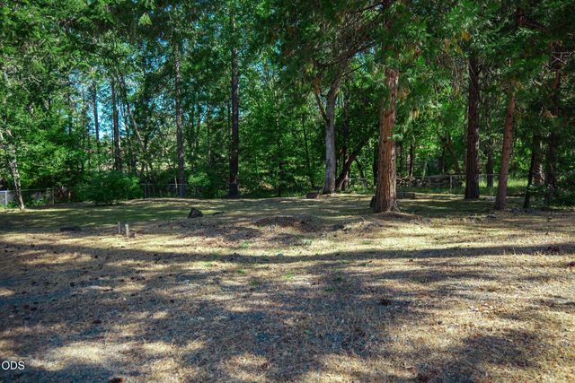 2750 Granite Hill Road, Grants Pass, OR 97526