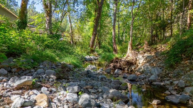2750 Granite Hill Road, Grants Pass, OR 97526