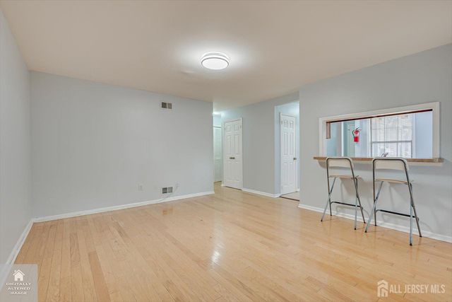 503 Woodbridge Commons Way, Iselin, NJ 08830