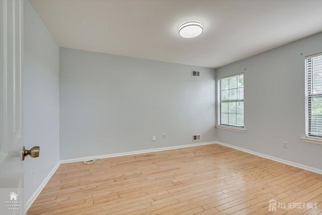 503 Woodbridge Commons Way, Iselin, NJ 08830