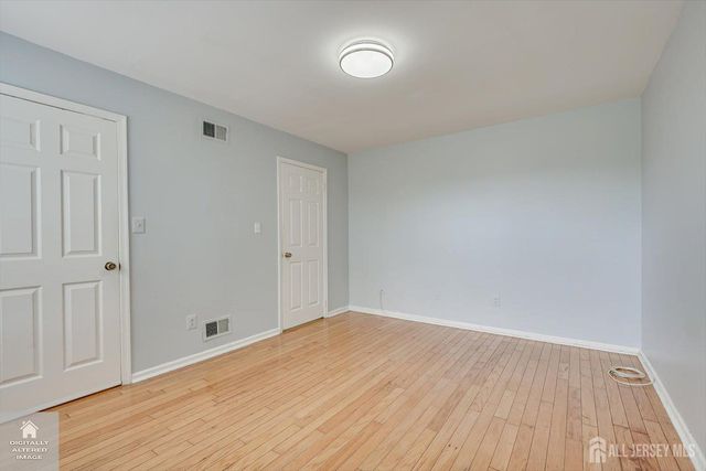 503 Woodbridge Commons Way, Iselin, NJ 08830