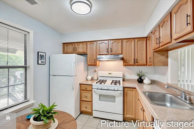 503 Woodbridge Commons Way, Iselin, NJ 08830