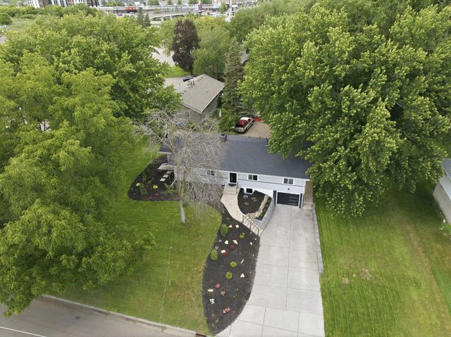 7840 Harold Avenue, Golden Valley, MN 55427