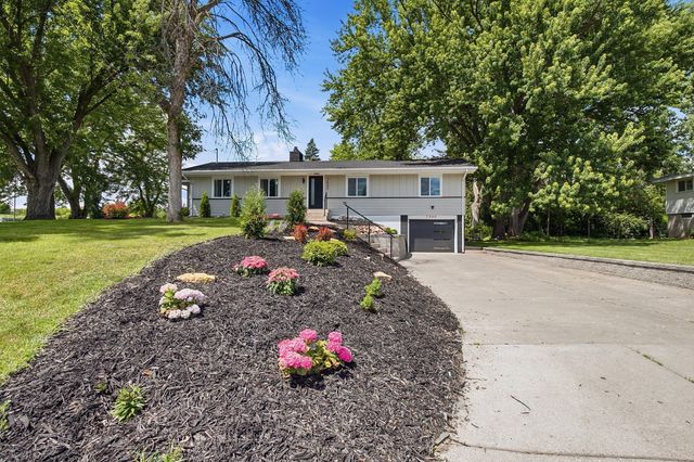 7840 Harold Avenue, Golden Valley, MN 55427