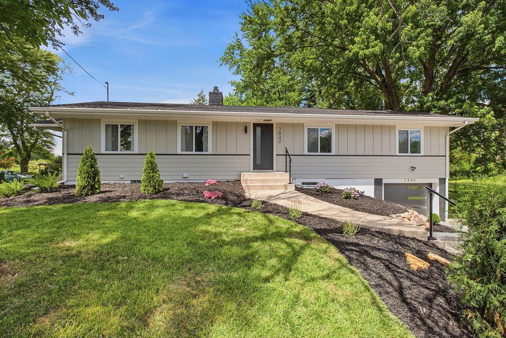 7840 Harold Avenue, Golden Valley, MN 55427