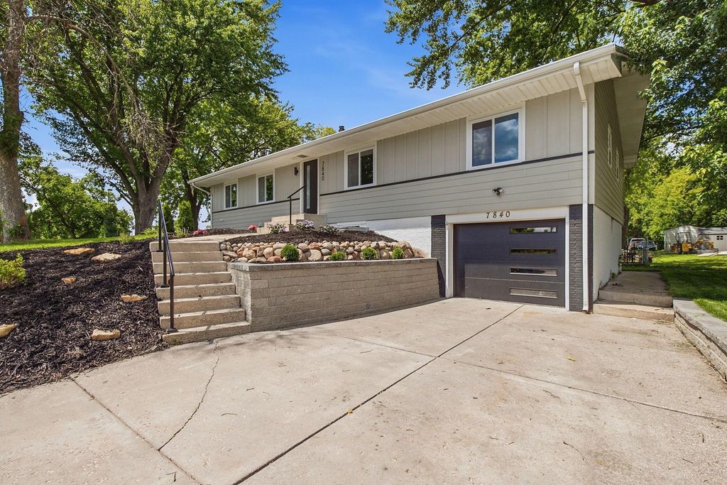7840 Harold Avenue, Golden Valley, MN 55427 — photo 3