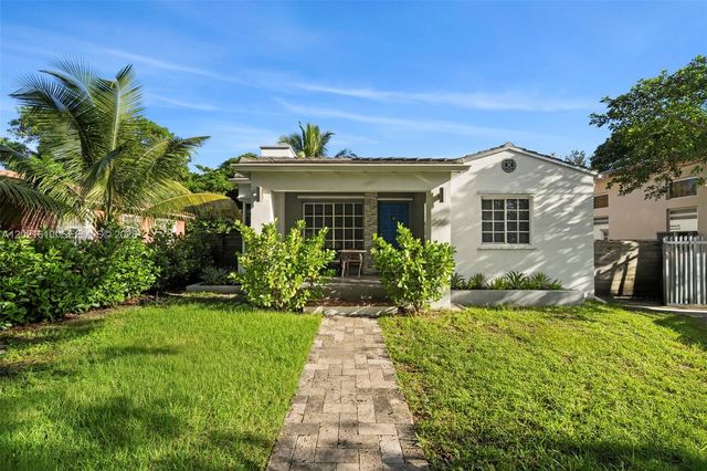 555 NE 73rd St, Miami, FL 33138