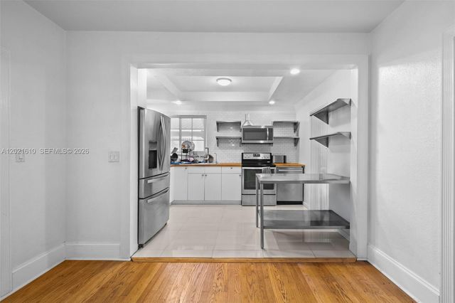 555 NE 73rd St, Miami, FL 33138