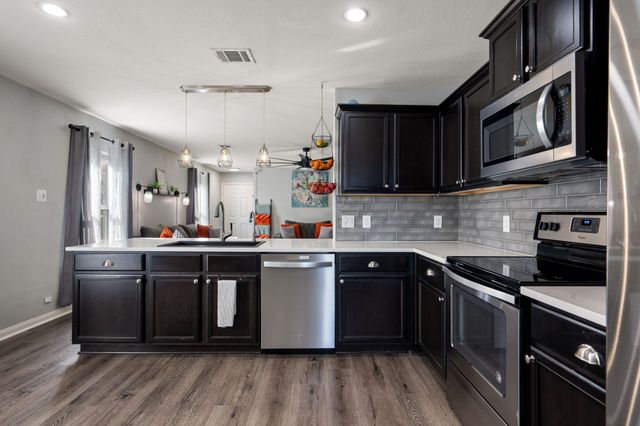 316 Continential Ave, Liberty Hill, TX 78642