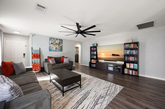 316 Continential Ave, Liberty Hill, TX 78642
