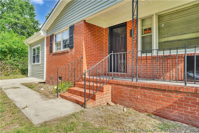 1307 Turnpike Road, Fayetteville, NC 28305