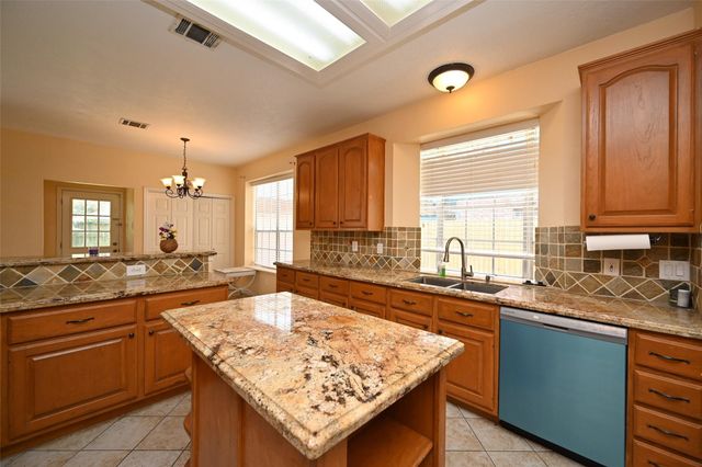 6419 Sutter Park Lane, Houston, TX 77066