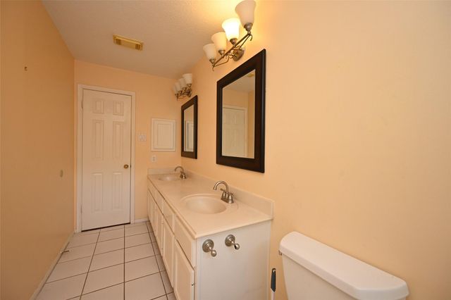 6419 Sutter Park Lane, Houston, TX 77066