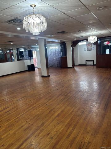 200-21 Linden Boulevard, Saint Albans, NY 11412