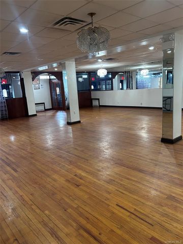 200-21 Linden Boulevard, Saint Albans, NY 11412