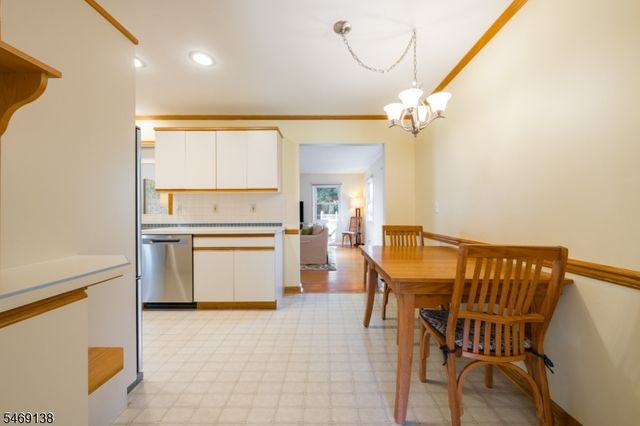 12 Eaton Ct, Summit City, NJ 07901