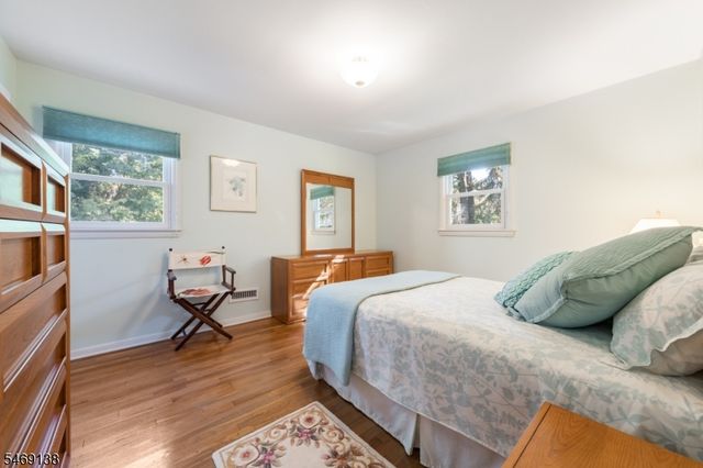 12 Eaton Ct, Summit City, NJ 07901