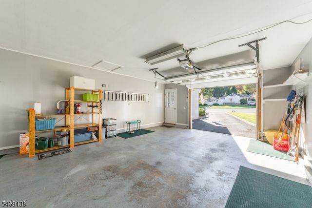 12 Eaton Ct, Summit City, NJ 07901