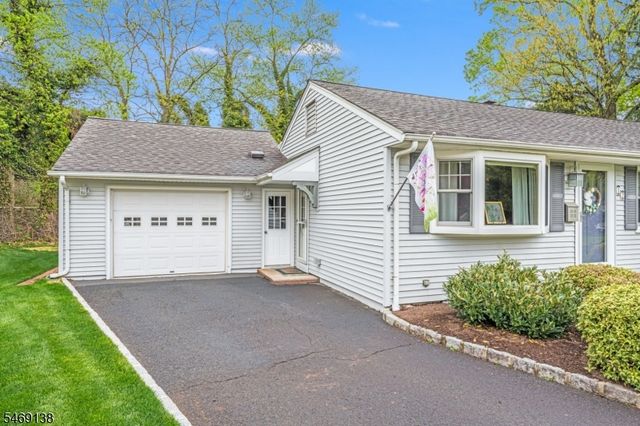 12 Eaton Ct, Summit City, NJ 07901