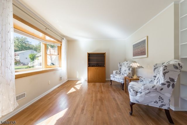 12 Eaton Ct, Summit City, NJ 07901