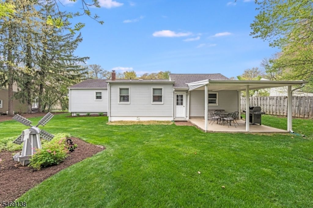 12 Eaton Ct, Summit City, NJ 07901 — photo 4