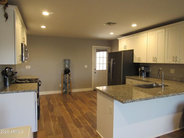 5023 S 11TH Street, Phoenix, AZ 85040