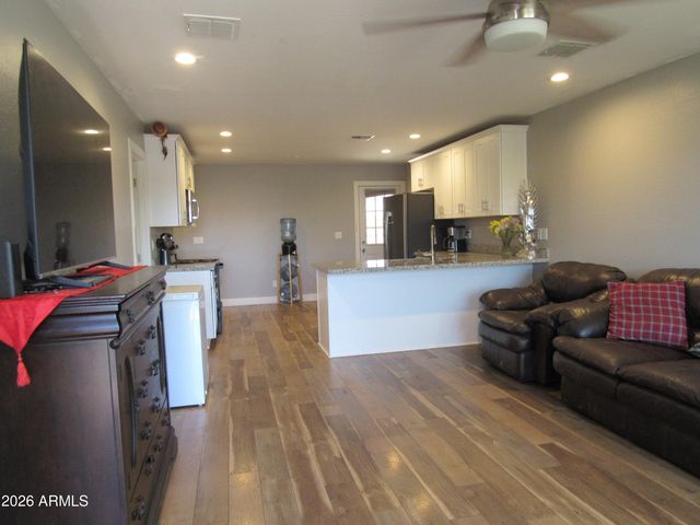 5023 S 11TH Street, Phoenix, AZ 85040