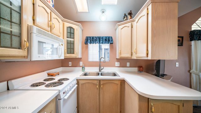 648 HAWKS EYE Drive 648, Apache Junction, AZ 85119