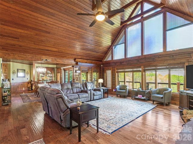 129 Apple Farm Road, Bakersville, NC 28705