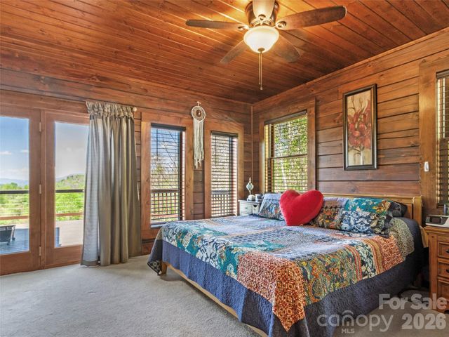 129 Apple Farm Road, Bakersville, NC 28705