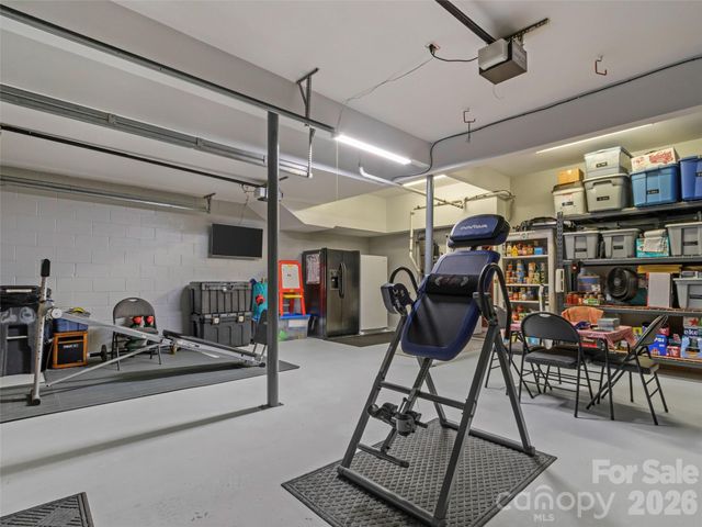 129 Apple Farm Road, Bakersville, NC 28705