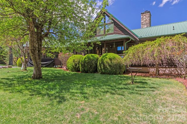 129 Apple Farm Road, Bakersville, NC 28705