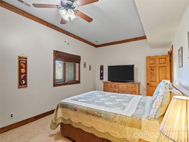 129 Apple Farm Road, Bakersville, NC 28705