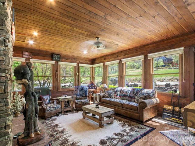 129 Apple Farm Road, Bakersville, NC 28705