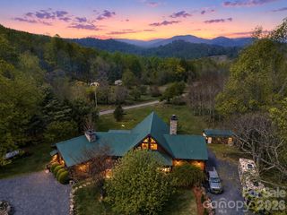 129 Apple Farm Road, Bakersville, NC 28705