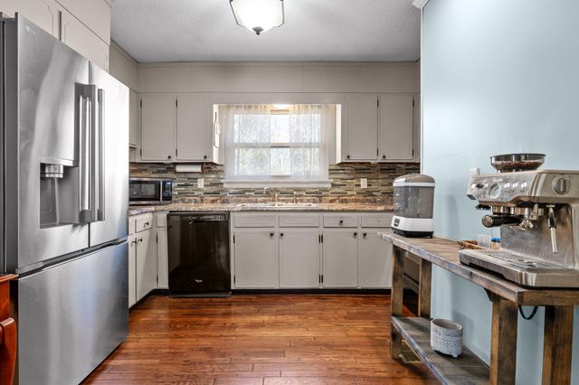 5917 Hillcrest Drive, Harrison, TN 37341