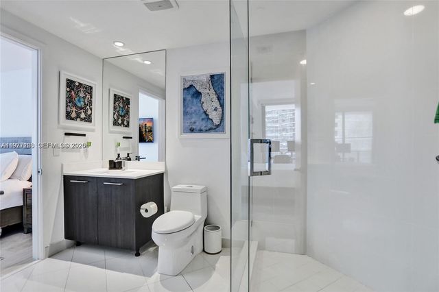 45 SW 9th St 2001, Miami, FL 33130