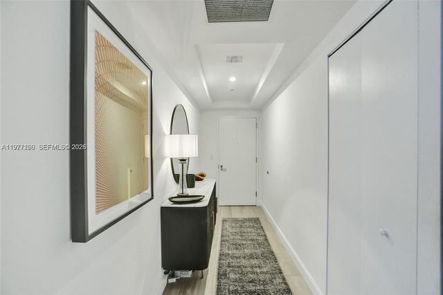 45 SW 9th St 2001, Miami, FL 33130