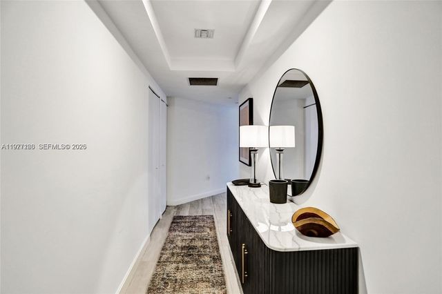 45 SW 9th St 2001, Miami, FL 33130