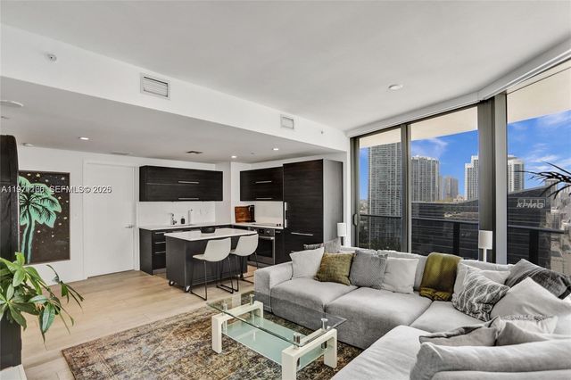 45 SW 9th St 2001, Miami, FL 33130