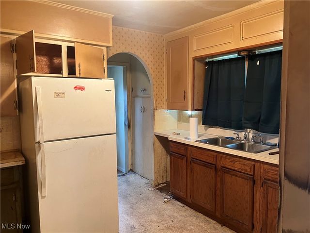 880 Jason Avenue, Akron, OH 44314