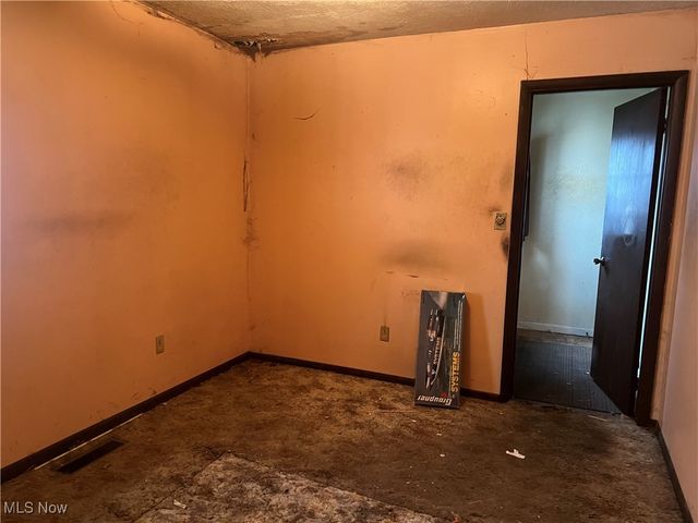 880 Jason Avenue, Akron, OH 44314