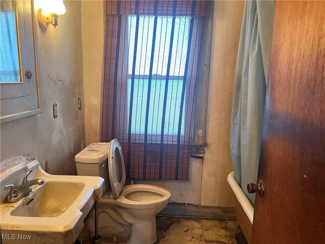 880 Jason Avenue, Akron, OH 44314