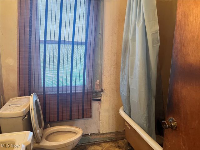 880 Jason Avenue, Akron, OH 44314