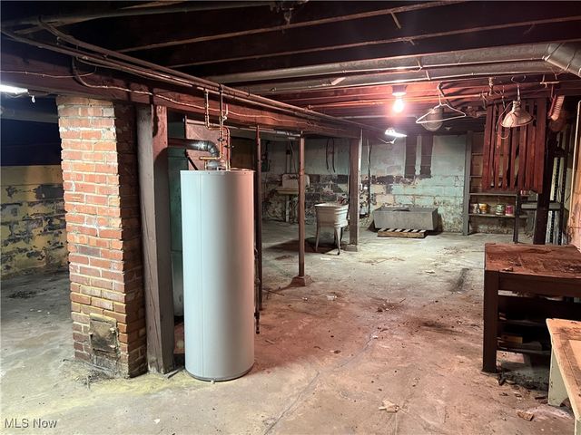 880 Jason Avenue, Akron, OH 44314