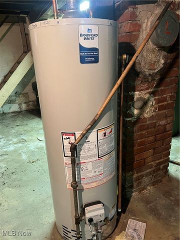 880 Jason Avenue, Akron, OH 44314