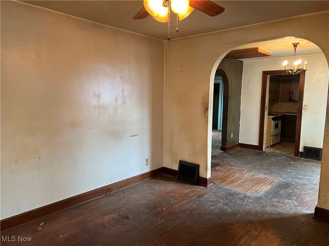 880 Jason Avenue, Akron, OH 44314