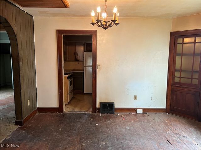 880 Jason Avenue, Akron, OH 44314