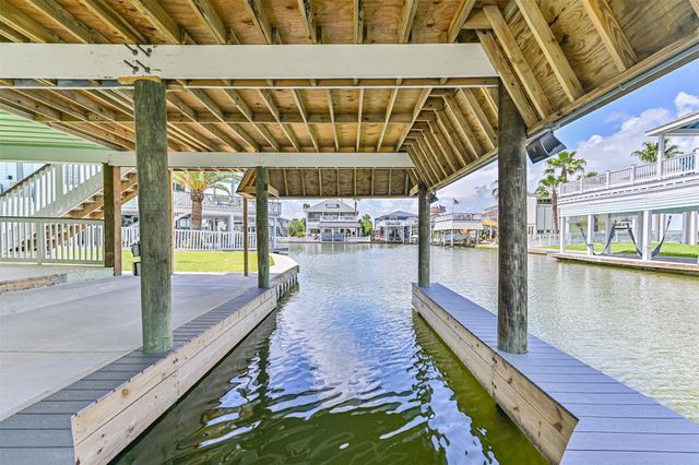4222 Spanish Main, Jamaica Beach, TX 77554
